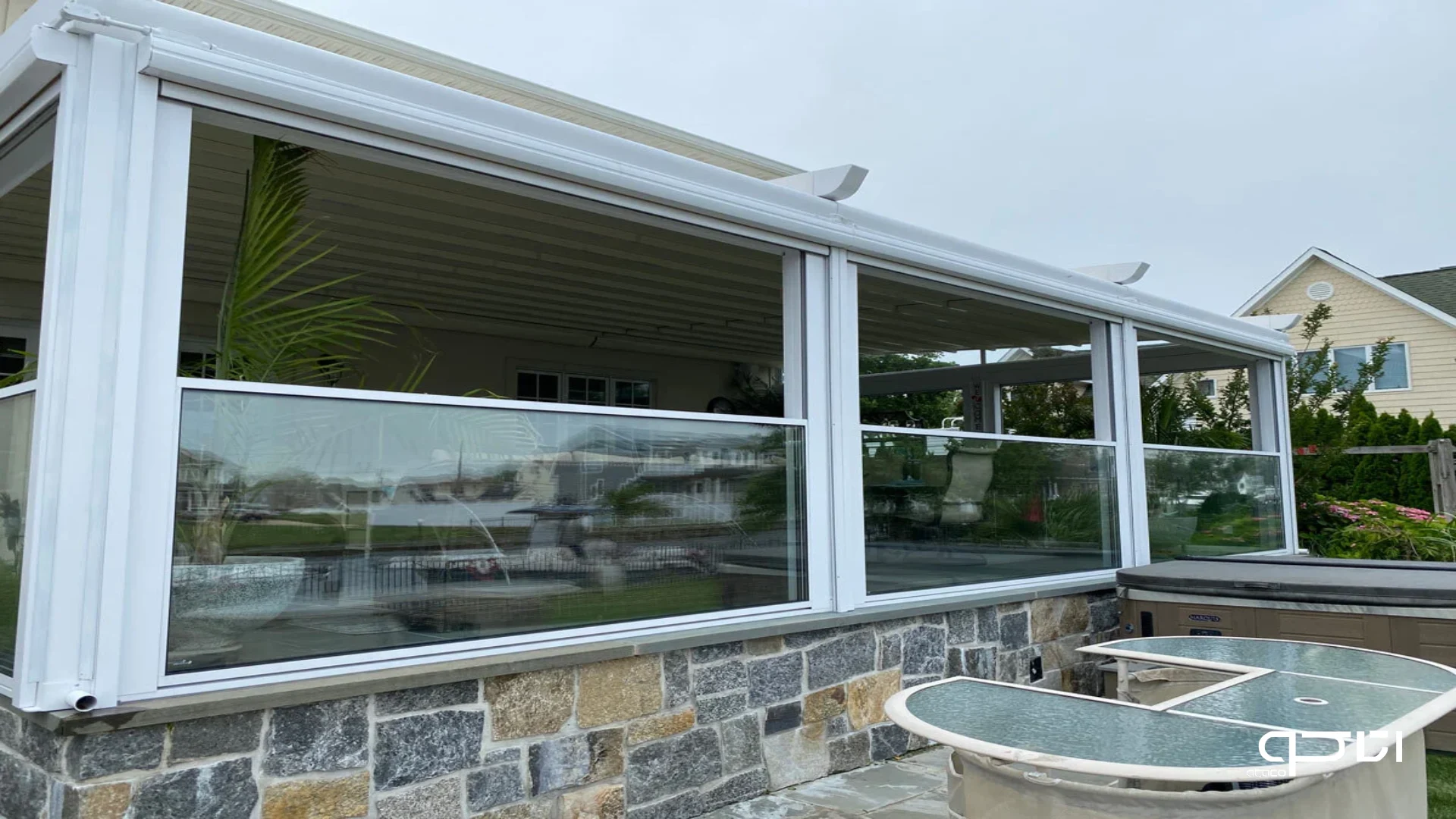 پنجره گیوتینی